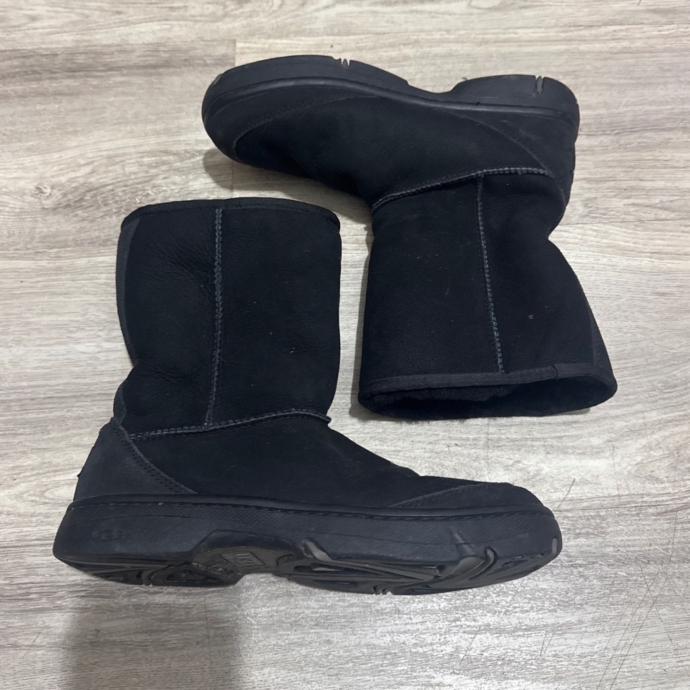 UGG Australia Ultimate Short Black Suede Shearling Boots Womens 9 US